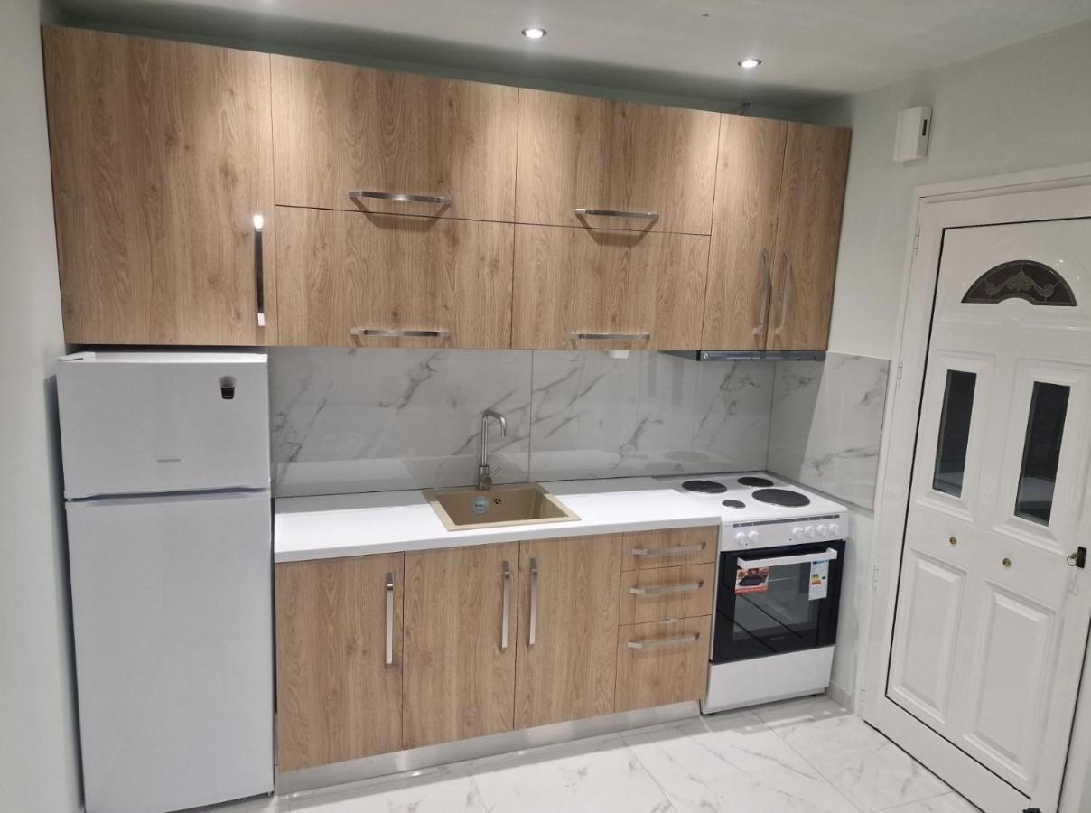 Axas Apartments Michaniona Екстер'єр фото